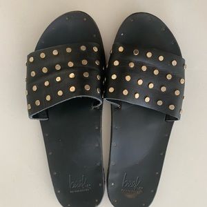 BEEK women’s sandals in size 9